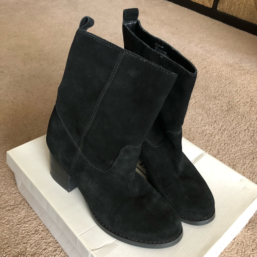 Black Suede Boots Size 7.5